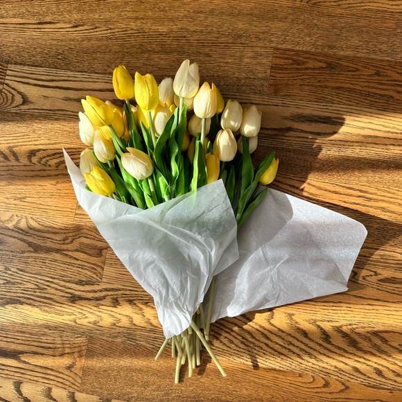 Tulips Artificial Flowers Real Touch Wedding/Party Decor 37 Pieces Yellow - Picture 2 of 16